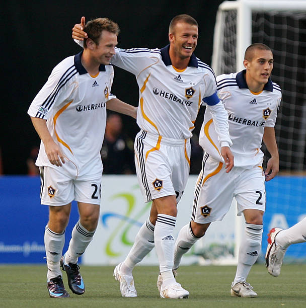 一个冲击 一个冲击